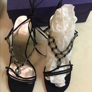 Stuart Weitzman sandal black with crystals 7M